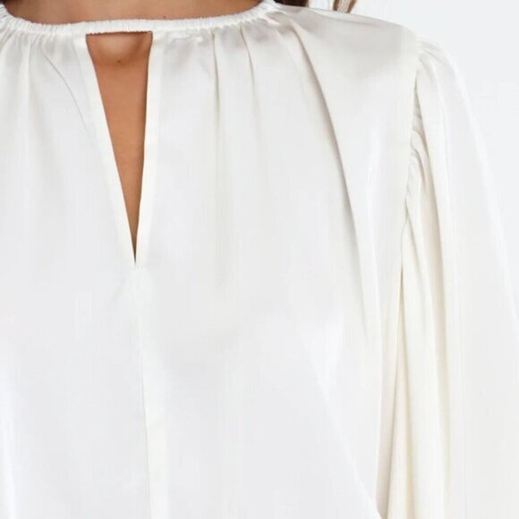 Petal & Pup Women's Long Sleeve Cropped Creamy White Top, Betty, size 4 - Picture 3 of 4